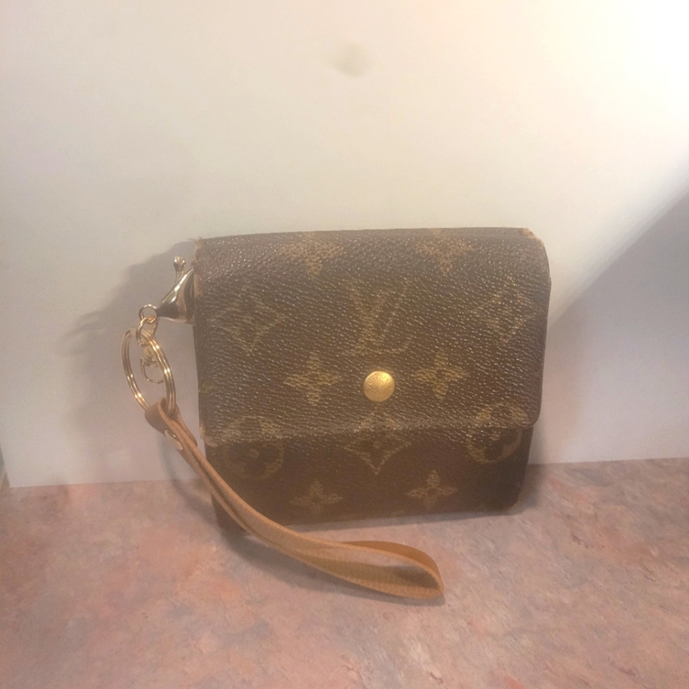 Authentic Louis Vuitton Elise Monogram   Wallet (Insert and band not Included)